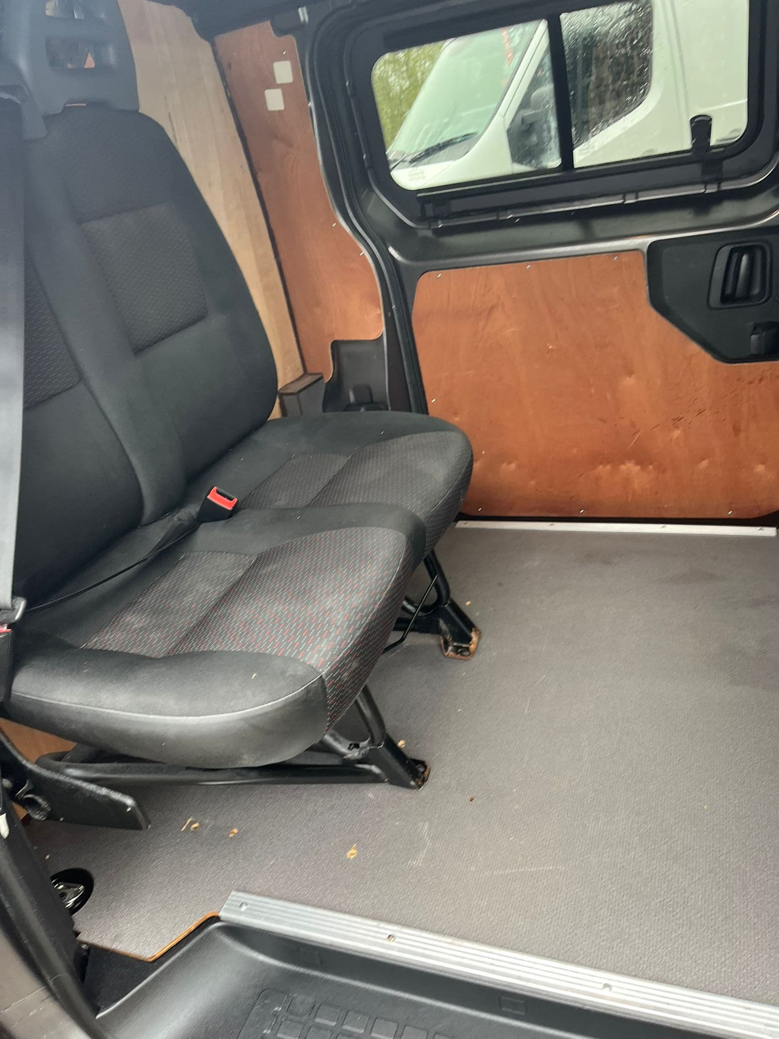 Vehicle image 8 of 21