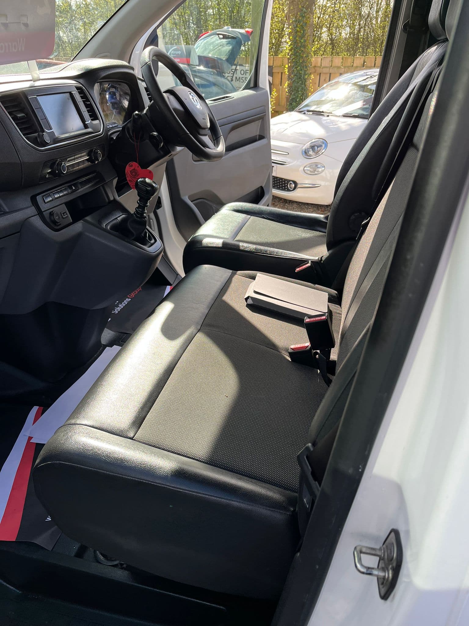 Vehicle image 10 of 32