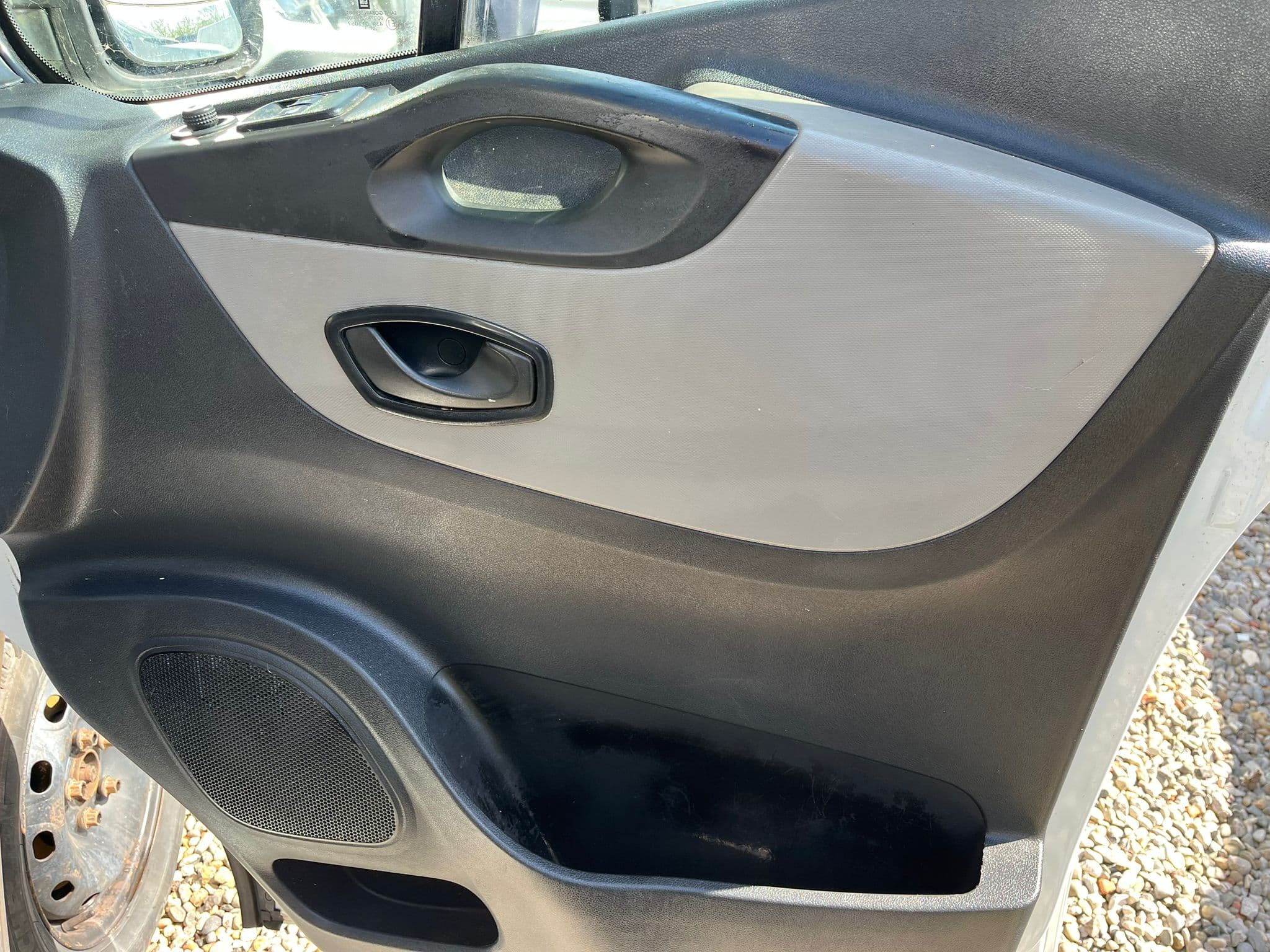 Vehicle image 2 of 9