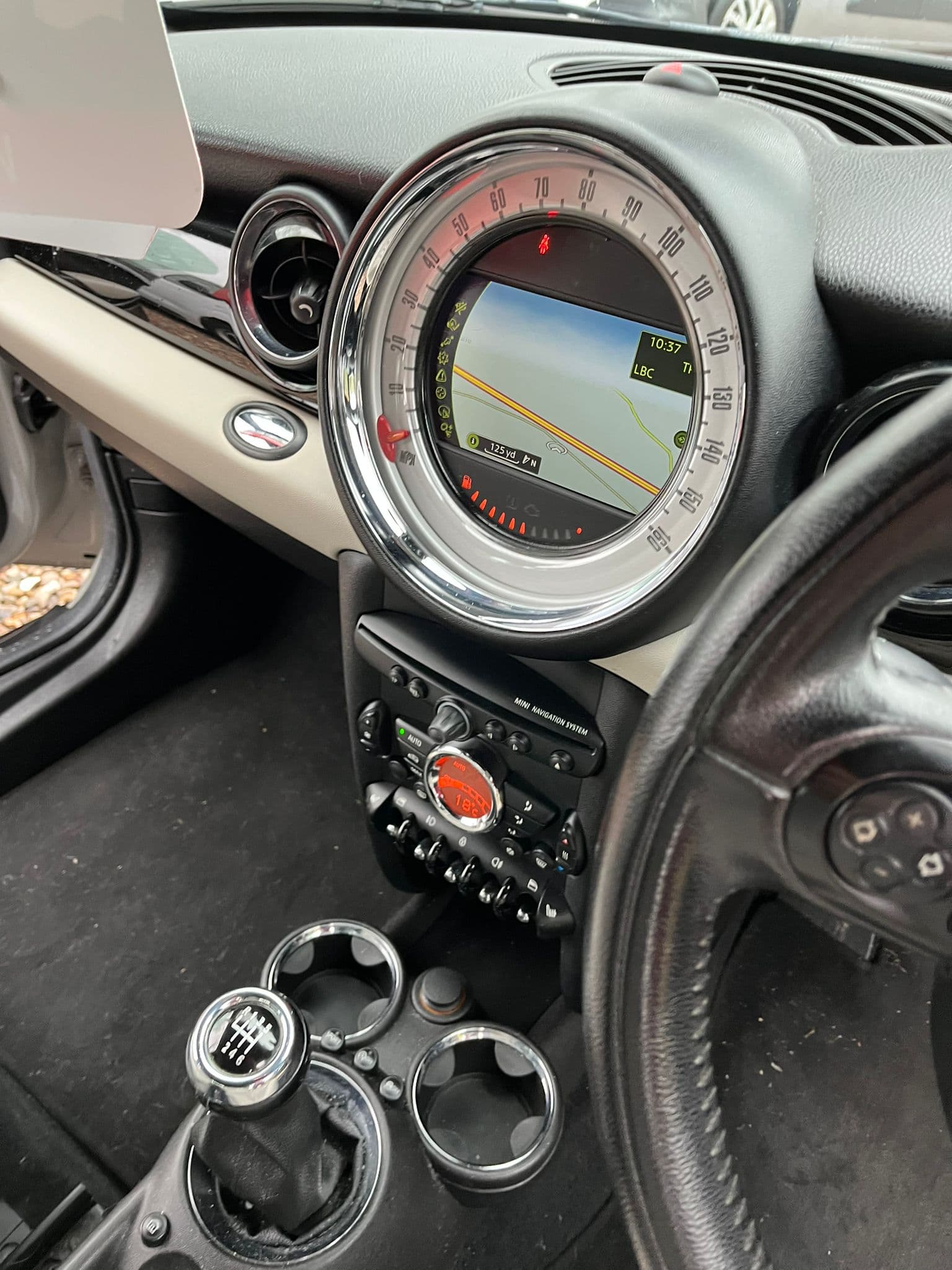 Vehicle image 10 of 16