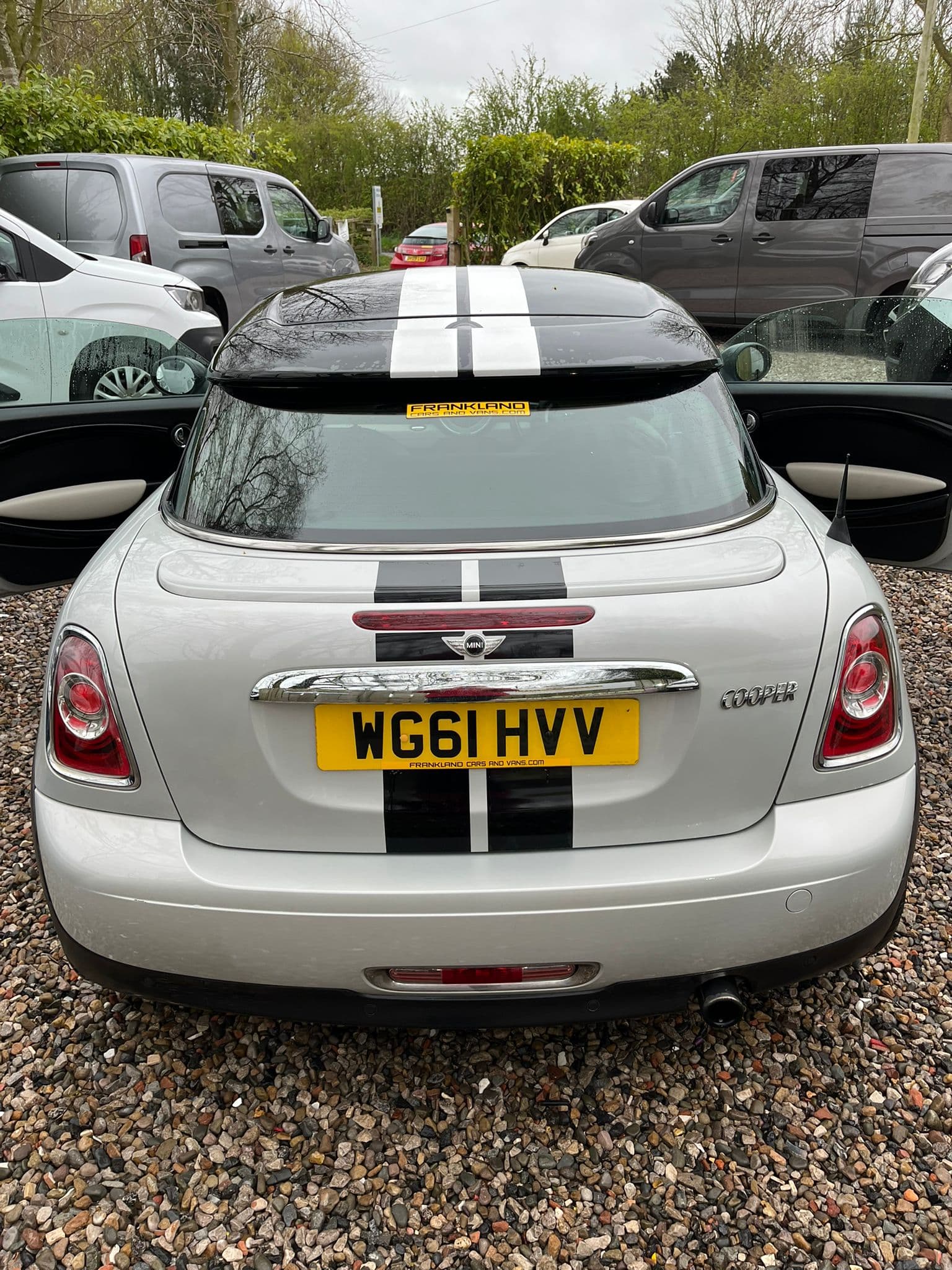 Vehicle image 11 of 16