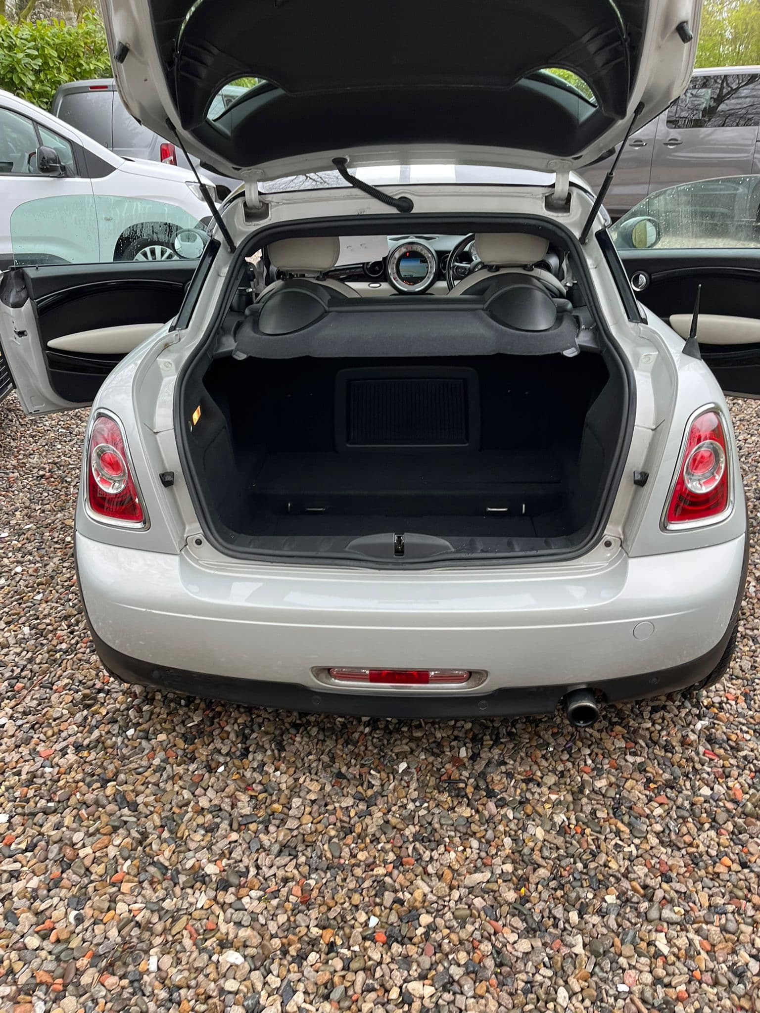 Vehicle image 12 of 16