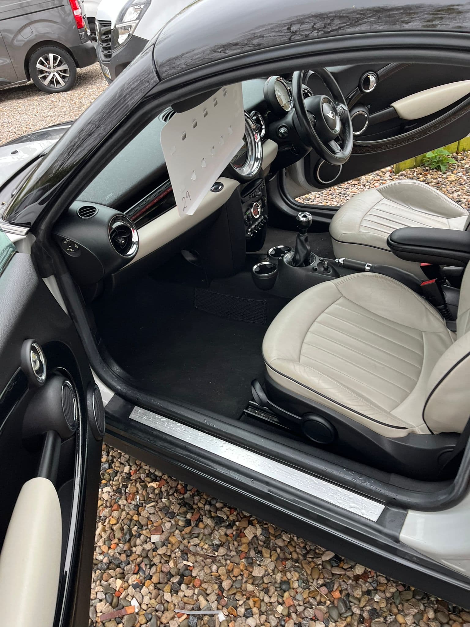 Vehicle image 13 of 16