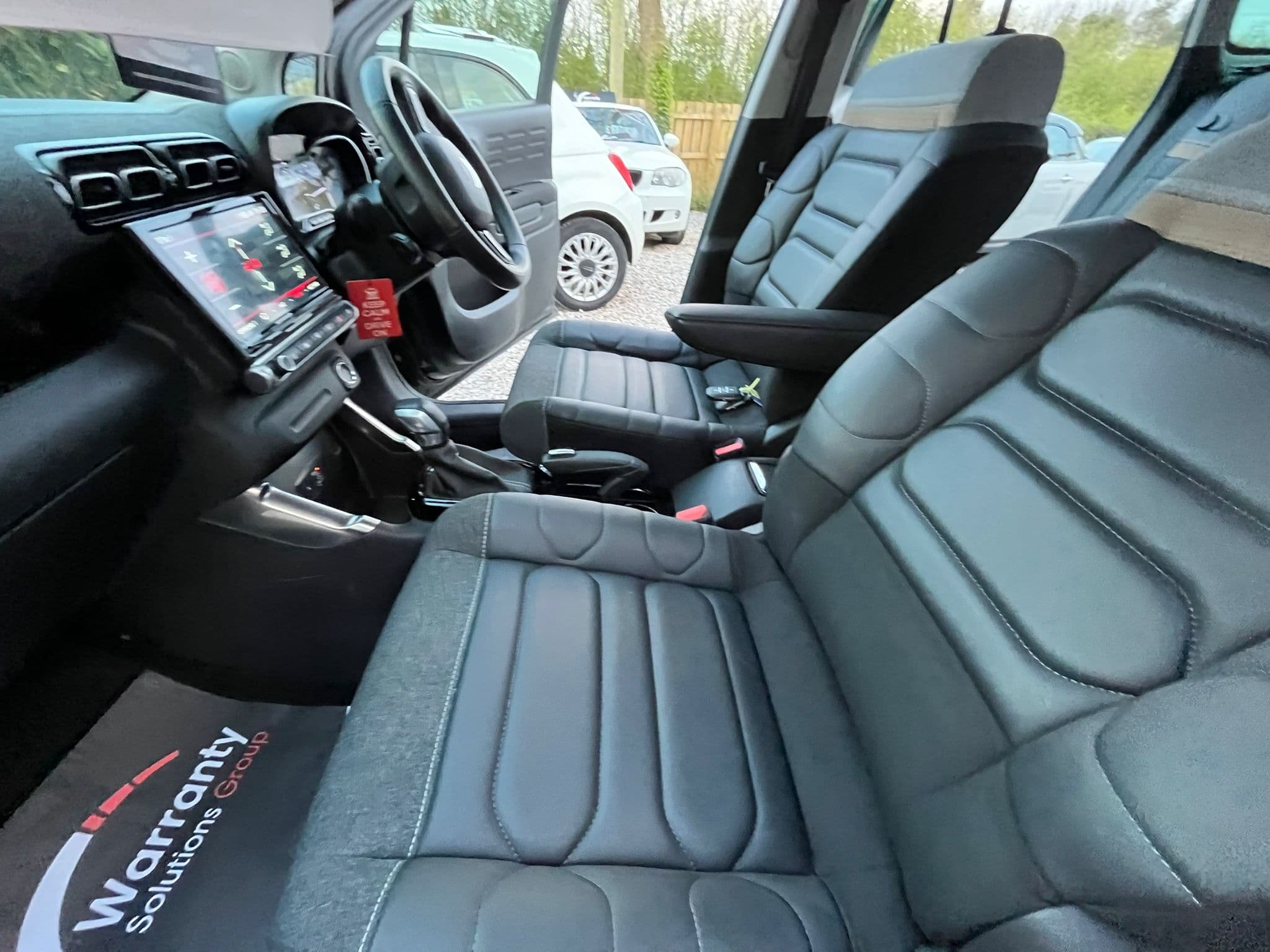 Vehicle image 8 of 19