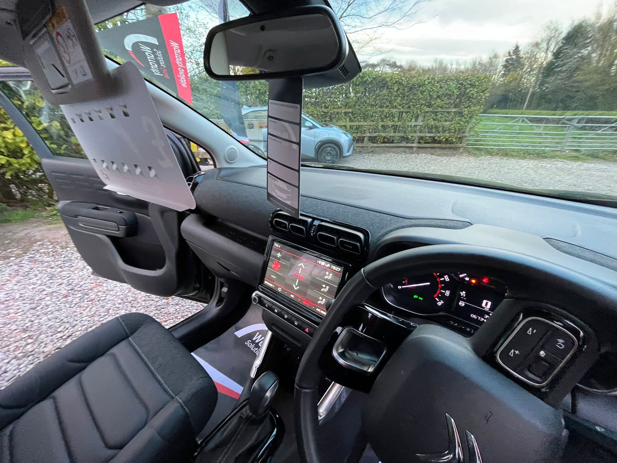 Vehicle image 16 of 19