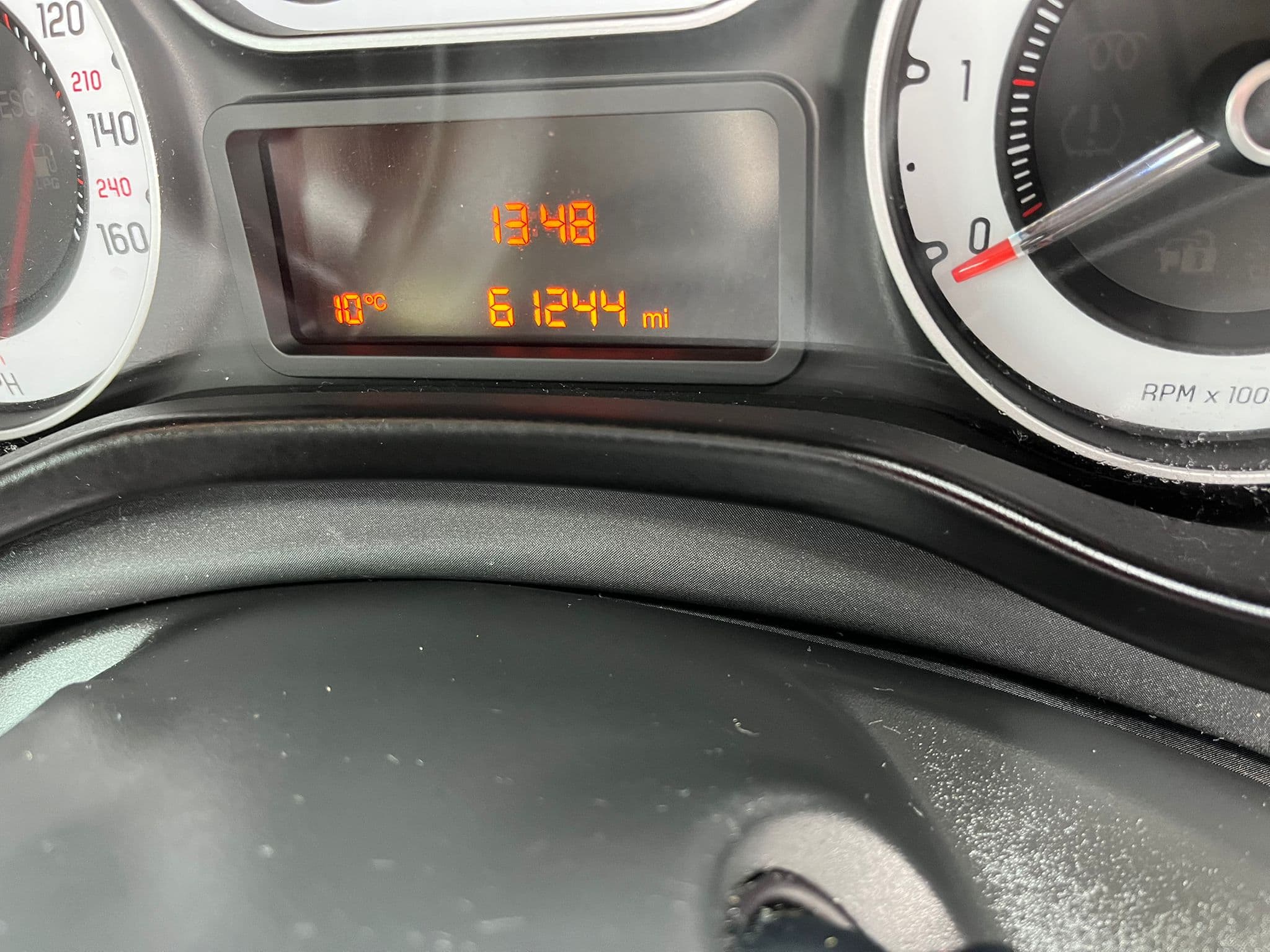 Vehicle image 25 of 38